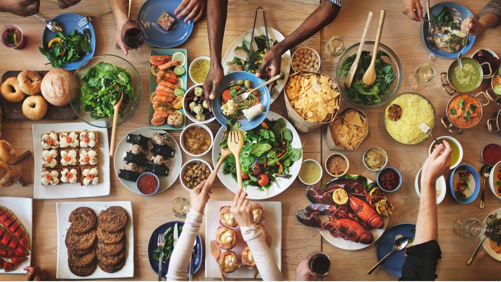 Repas équilibré pour soutenir la peau de l’intérieur